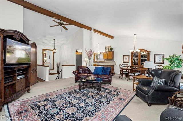 27586 David Givens Street, Warren, MI 48092