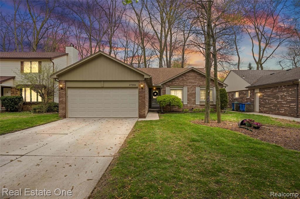27586 David Givens Street, Warren, MI 48092