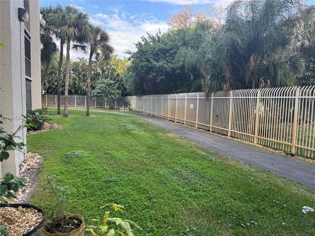 3940 Inverrary Blvd 106-A, Lauderhill, FL 33319