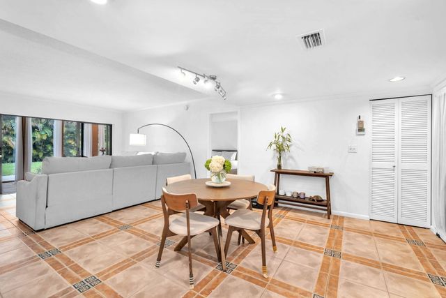 1823 Presidential Way E101, West Palm Beach, FL 33401