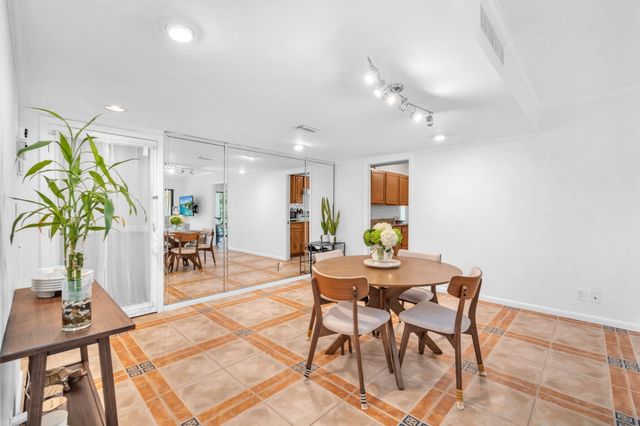 1823 Presidential Way E101, West Palm Beach, FL 33401