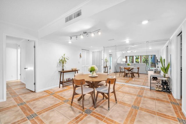 1823 Presidential Way E101, West Palm Beach, FL 33401