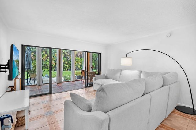 1823 Presidential Way E101, West Palm Beach, FL 33401