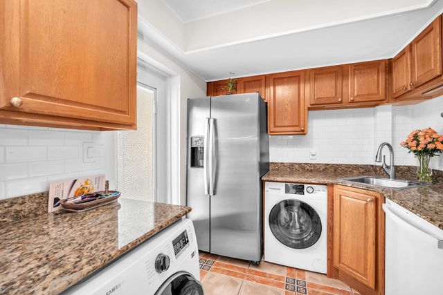 1823 Presidential Way E101, West Palm Beach, FL 33401