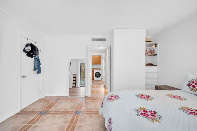 1823 Presidential Way E101, West Palm Beach, FL 33401