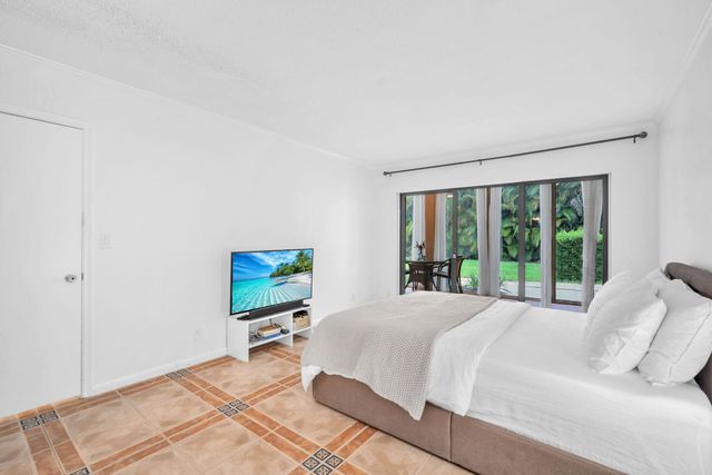 1823 Presidential Way E101, West Palm Beach, FL 33401