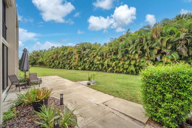 1823 Presidential Way E101, West Palm Beach, FL 33401