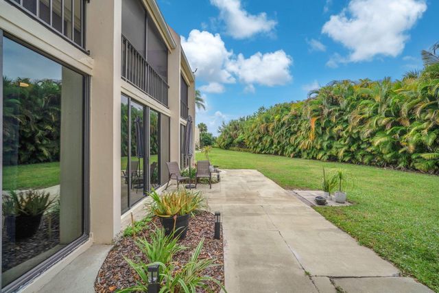 1823 Presidential Way E101, West Palm Beach, FL 33401