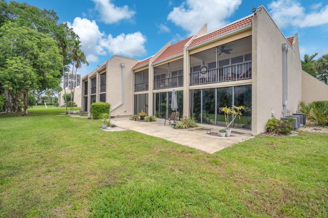 1823 Presidential Way E101, West Palm Beach, FL 33401