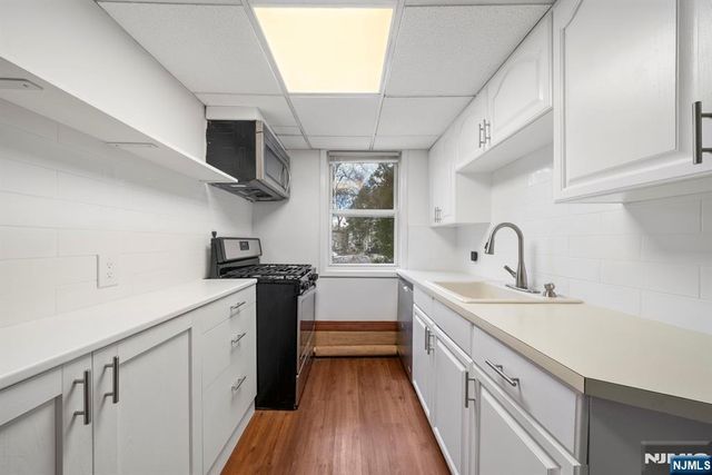 20 Columbus 2, Closter, NJ 07624