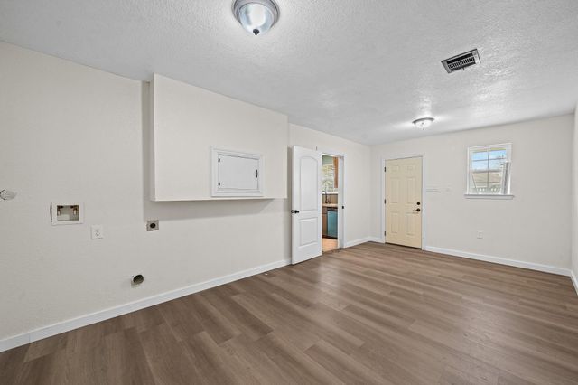 6911 Sherwood Drive, Houston, TX 77021