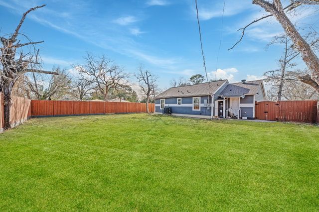 6911 Sherwood Drive, Houston, TX 77021