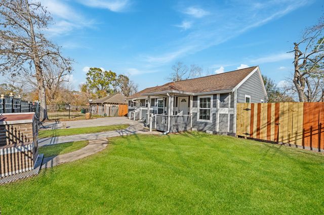 6911 Sherwood Drive, Houston, TX 77021