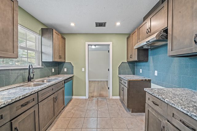 6911 Sherwood Drive, Houston, TX 77021