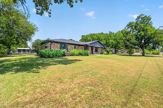 507 W South Street, Whitesboro, TX 76273