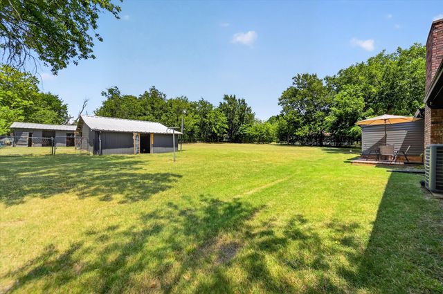507 W South Street, Whitesboro, TX 76273