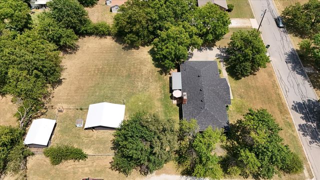 507 W South Street, Whitesboro, TX 76273