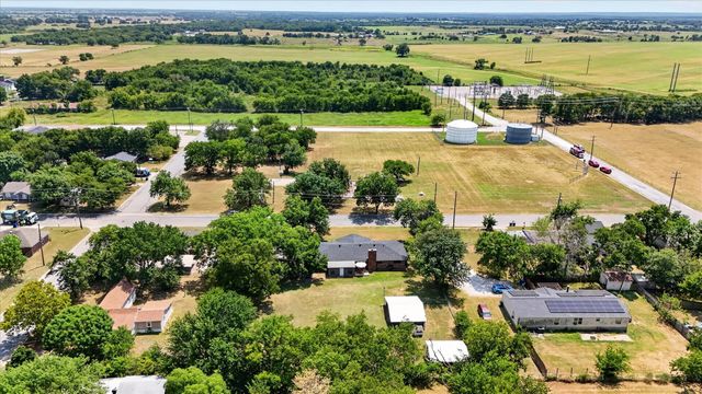 507 W South Street, Whitesboro, TX 76273
