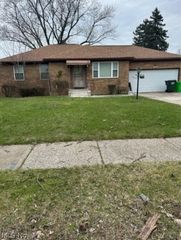 19105 Preston Road, Warrensville Heights, OH 44128