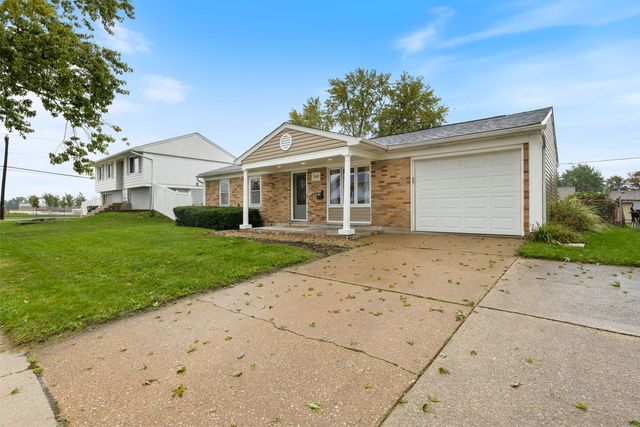 345 Hickory Avenue, Romeoville, IL 60446
