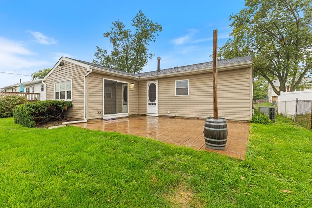 345 Hickory Avenue, Romeoville, IL 60446