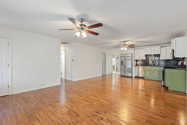 345 Hickory Avenue, Romeoville, IL 60446