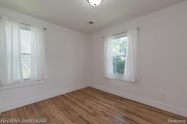 24601 Stanford Street, Dearborn Heights, MI 48125