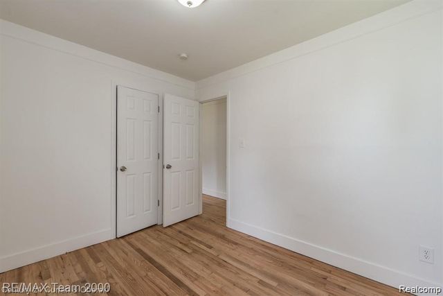 24601 Stanford Street, Dearborn Heights, MI 48125