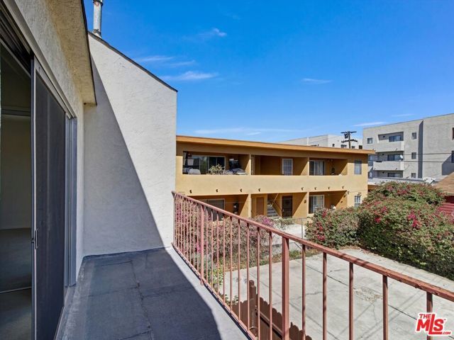 3754 Westwood Boulevard, Los Angeles, CA 90034