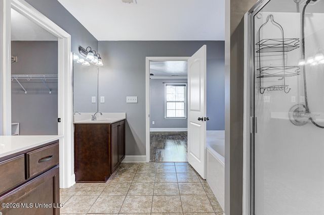 1436 N Arbor Lake Drive, Horn Lake, MS 38637