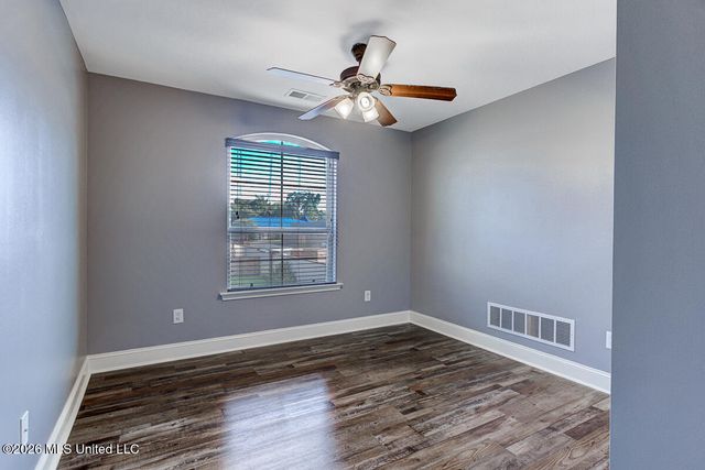 1436 N Arbor Lake Drive, Horn Lake, MS 38637