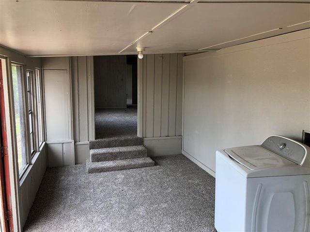 143 N Oak Lee Drive, Onalaska, TX 77360