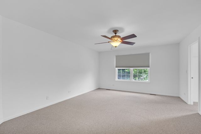 25880 W Brooks Farm Road, Round Lake, IL 60073