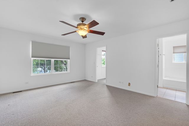 25880 W Brooks Farm Road, Round Lake, IL 60073