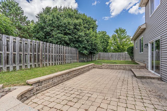 25880 W Brooks Farm Road, Round Lake, IL 60073