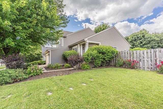 25880 W Brooks Farm Road, Round Lake, IL 60073