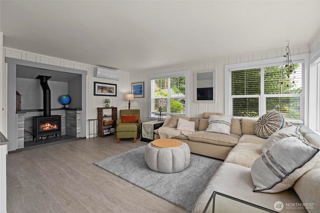 4815 Sunrise Beach Road NW, Olympia, WA 98502