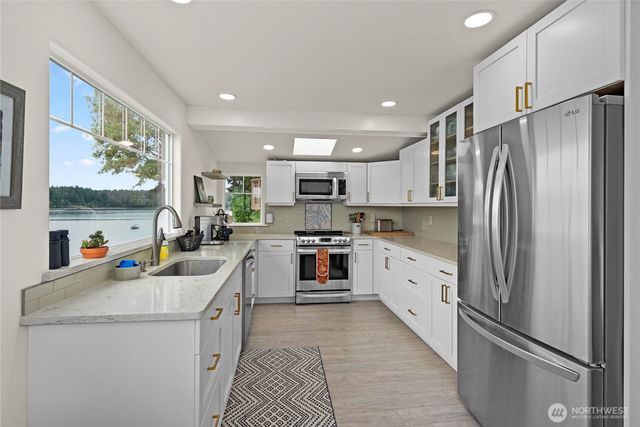 4815 Sunrise Beach Road NW, Olympia, WA 98502