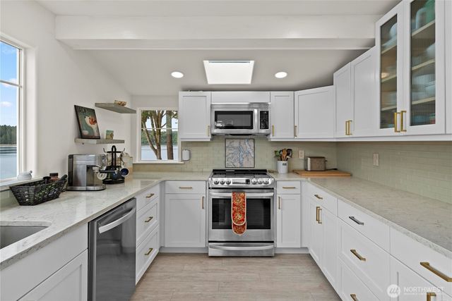 4815 Sunrise Beach Road NW, Olympia, WA 98502