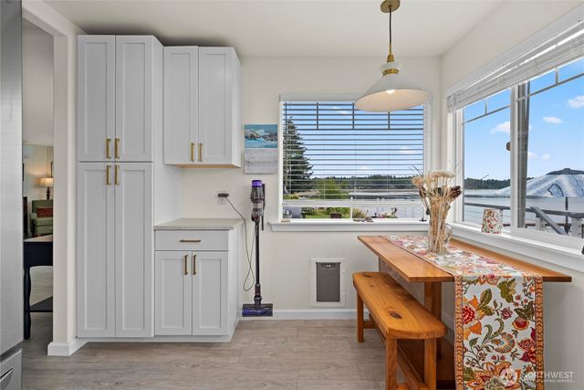 4815 Sunrise Beach Road NW, Olympia, WA 98502