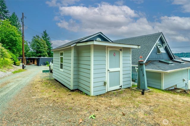 4815 Sunrise Beach Road NW, Olympia, WA 98502