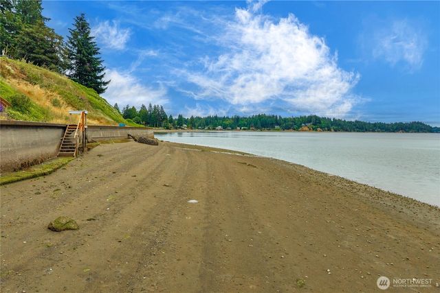 4815 Sunrise Beach Road NW, Olympia, WA 98502
