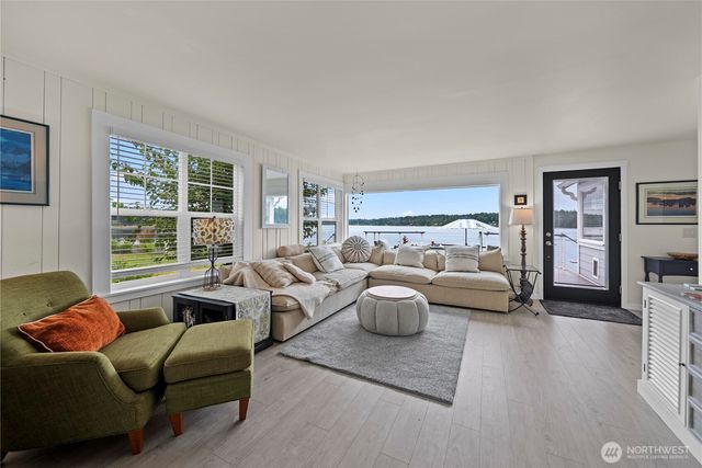 4815 Sunrise Beach Road NW, Olympia, WA 98502