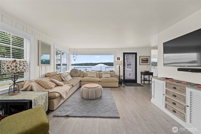 4815 Sunrise Beach Road NW, Olympia, WA 98502