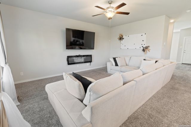 6918 Shiraz Way, Converse, TX 78109