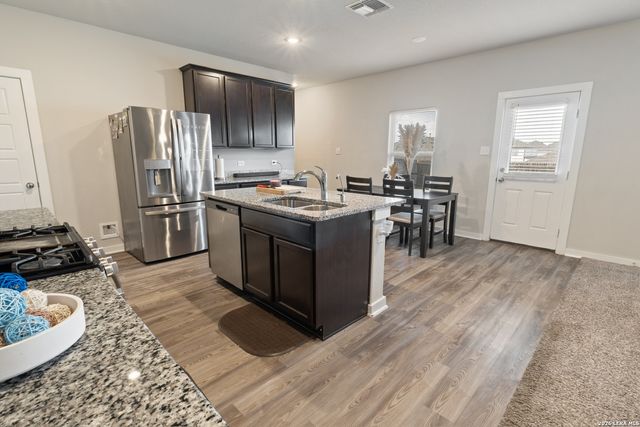 6918 Shiraz Way, Converse, TX 78109