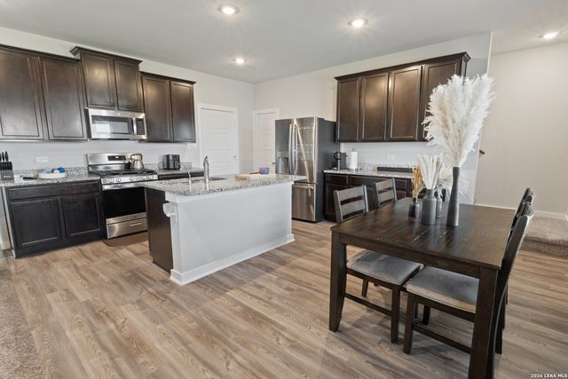 6918 Shiraz Way, Converse, TX 78109