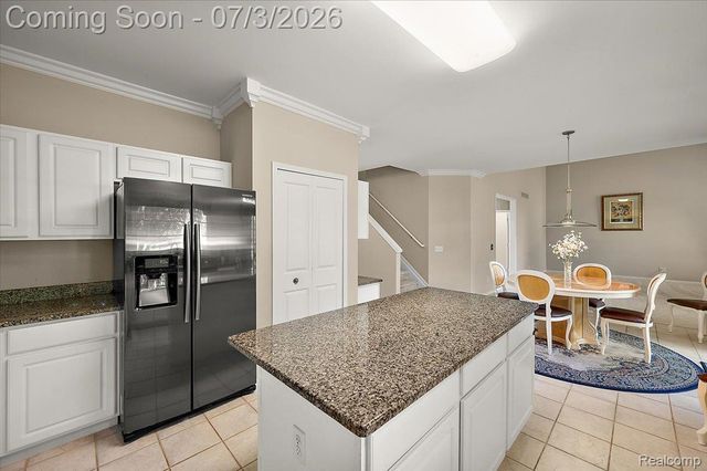 376 Bracken Court, Troy, MI 48098