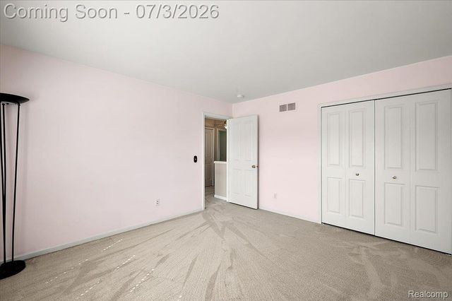 376 Bracken Court, Troy, MI 48098