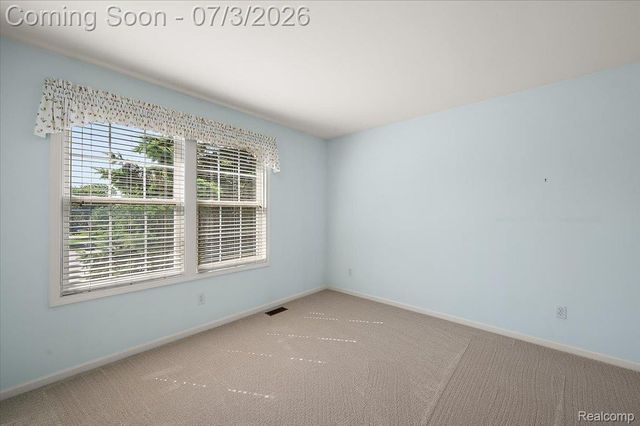 376 Bracken Court, Troy, MI 48098